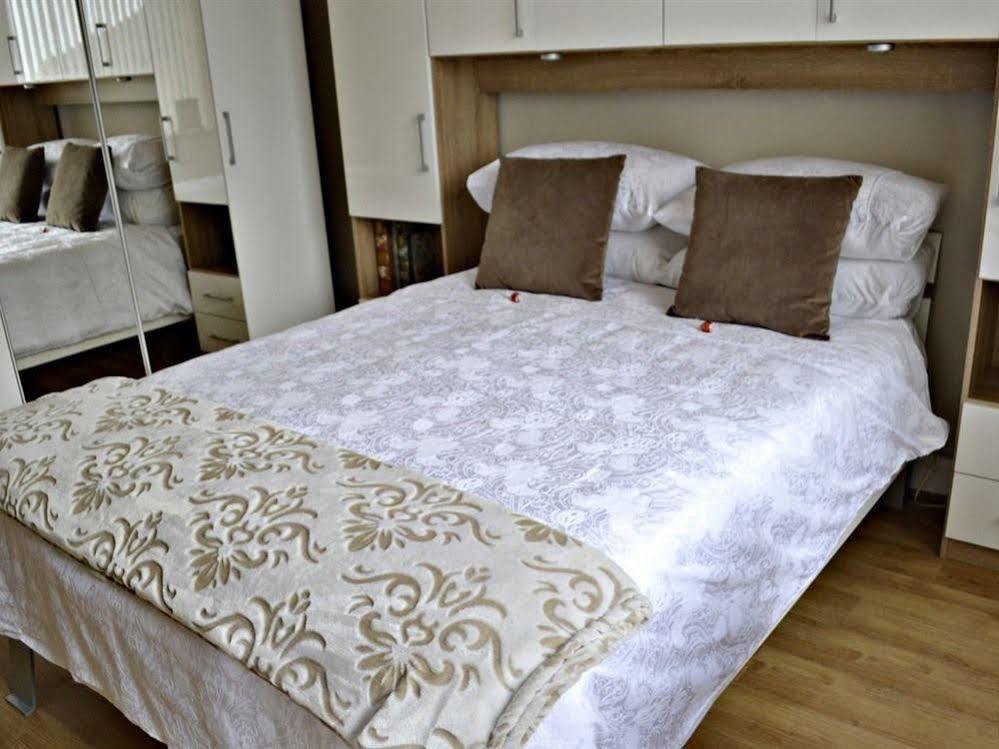 Craignish Apartments Falkirk Bagian luar foto